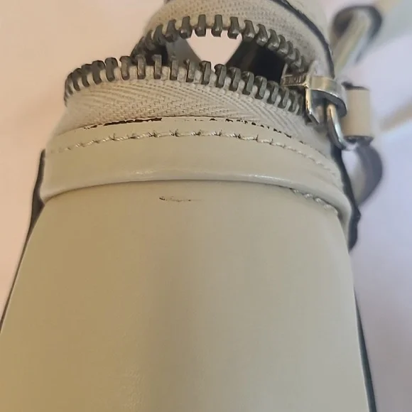 Alberta di Canio Italian genuine leather shoulder bag. - Picture 12 of 16